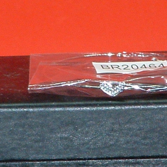 Women’s Dianne Katzman Thin Heart Bracelet - Picture 3 of 5